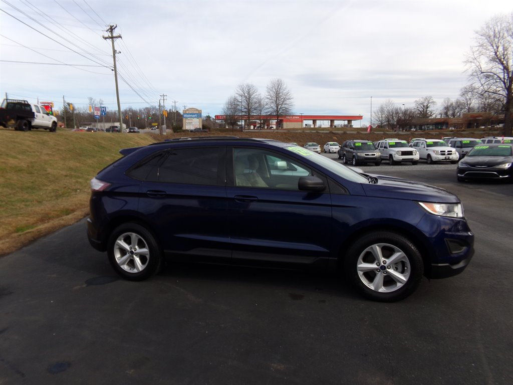 2016 Ford Edge SE's photo
